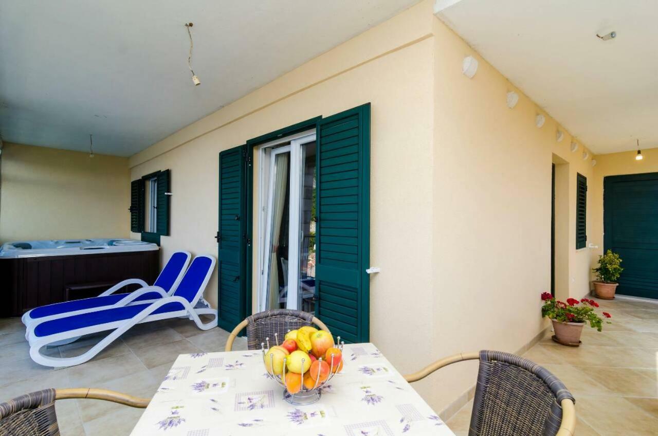 Adriatic - Apartment With Jacuzzi Sobra Exterior photo